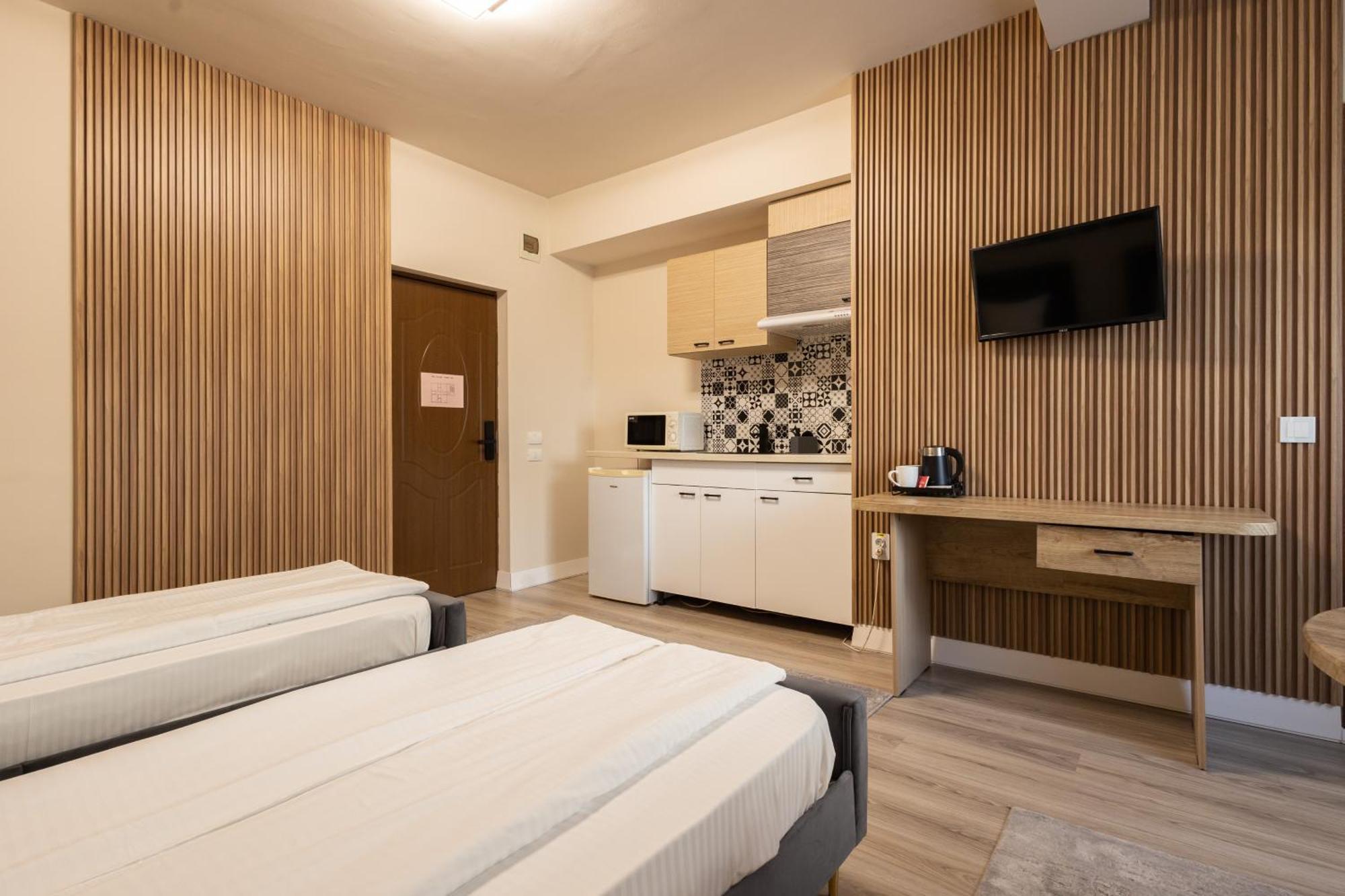 Apart Hotel Bonjour Cluj Esterno foto
