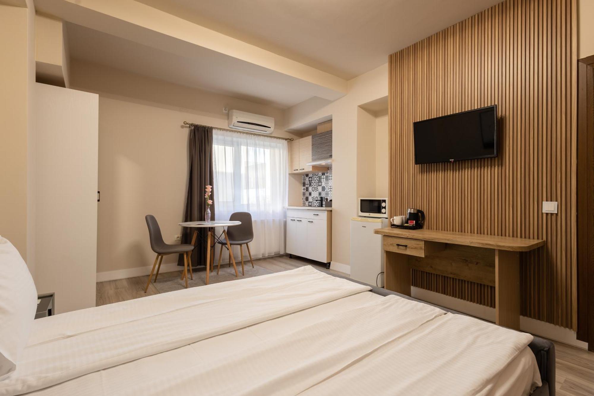 Apart Hotel Bonjour Cluj Esterno foto